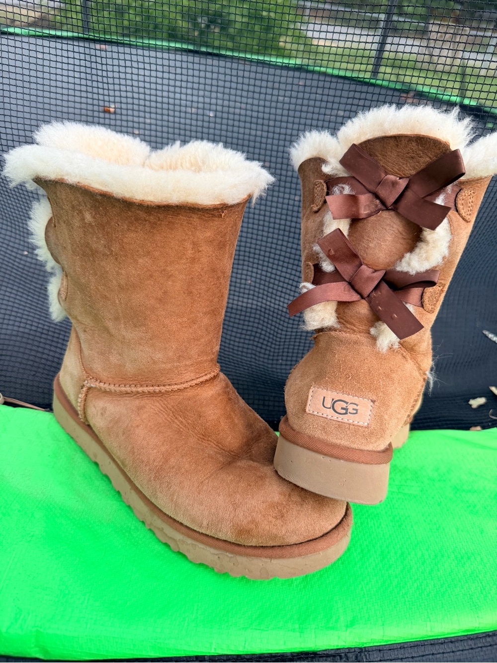 UGG Kid's BAILEY BOW II, Size 9